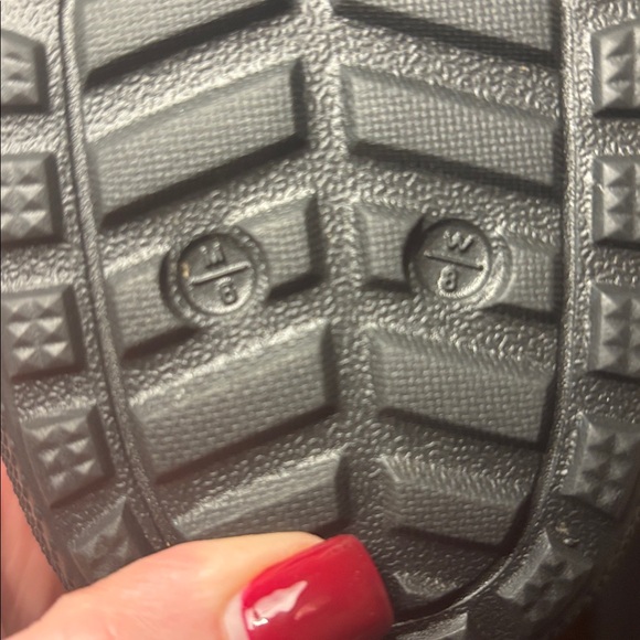 Adults crocs with fur. - Picture 4 of 4